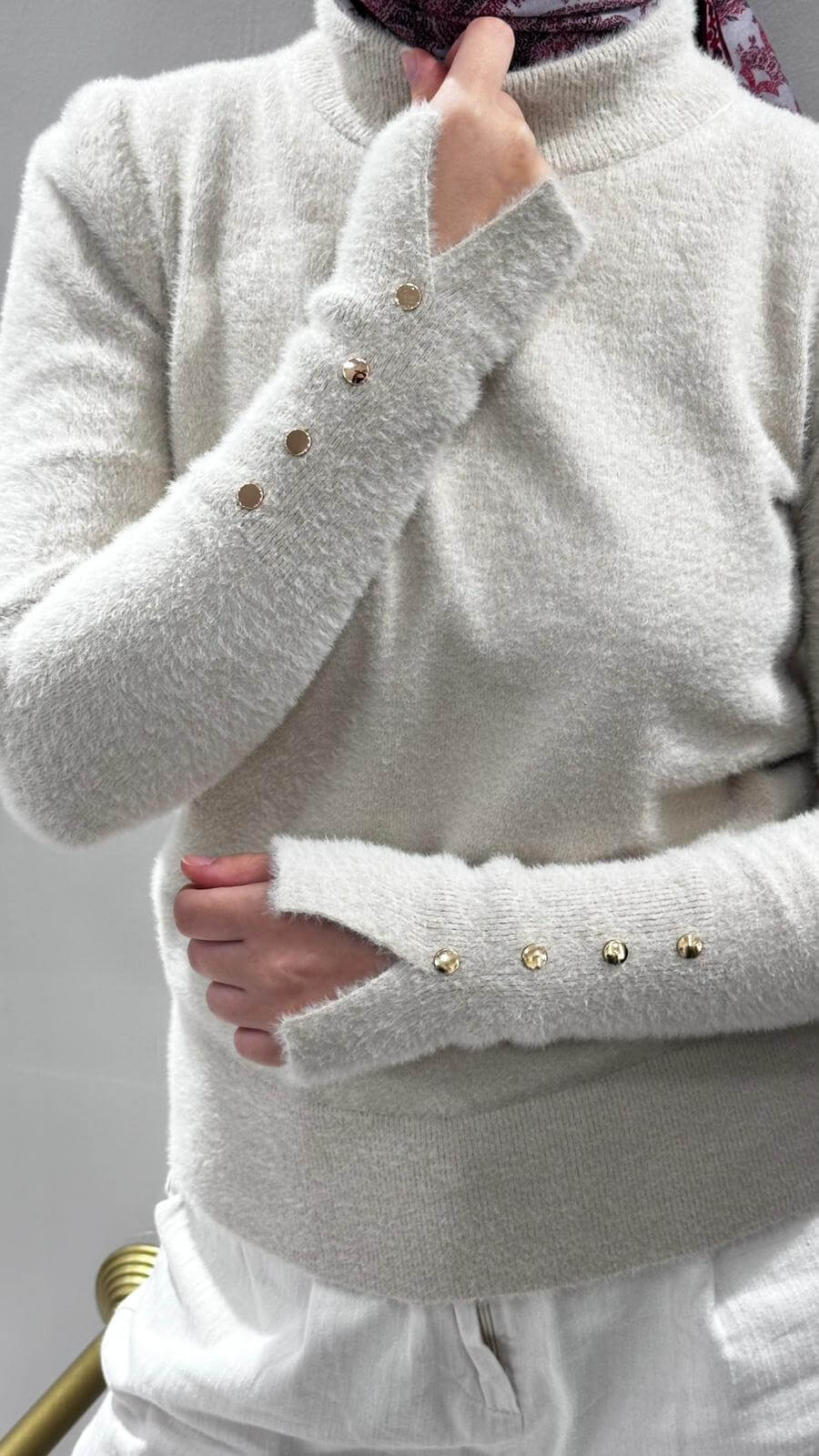 KOLLARI DÜĞMELİ TRİKO KAZAK